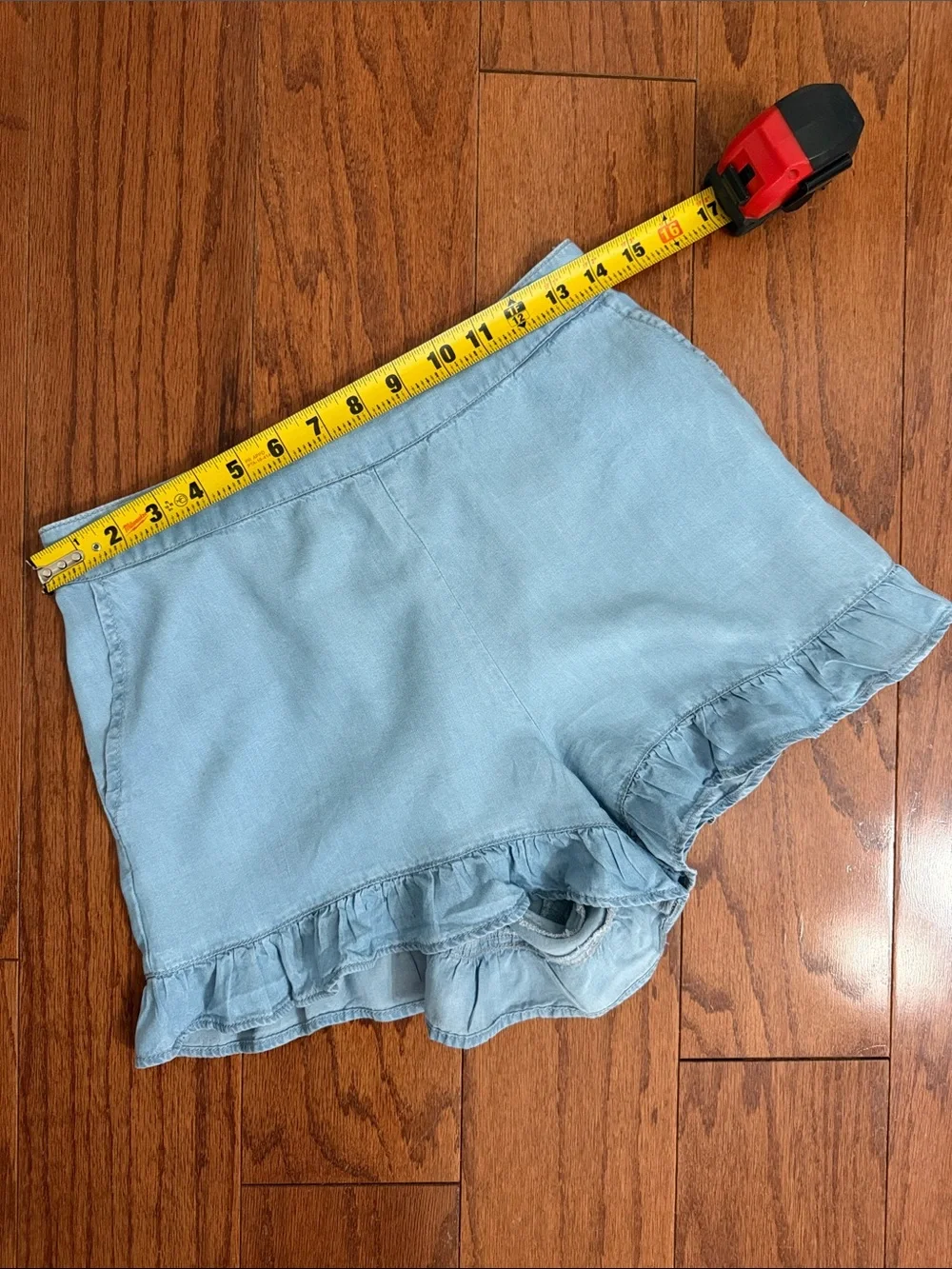 Forever 21 Denim ruffle shorts - Size Small